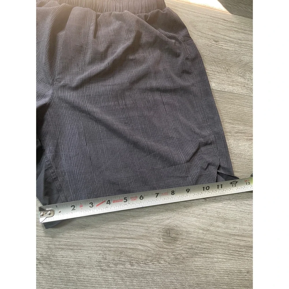 Lululemon Pace Breaker Shorts Mens Dark Gray Grid Print Lined